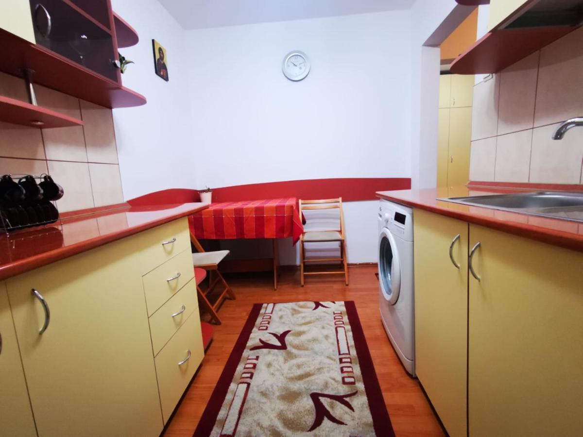 Bright And Cozy Apartment! 클루지나포카 외부 사진
